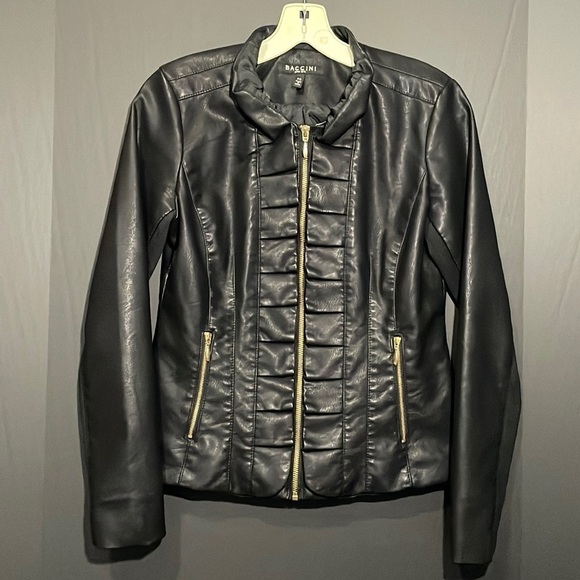 Baccini Jackets & Blazers - BACCINI black pleated faux leather jacket in women’s size Petite Small